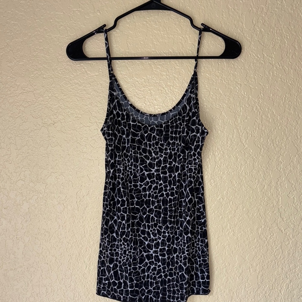 Women's Black and Gray Patterned Top